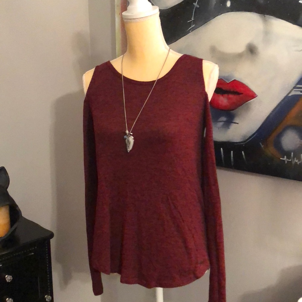 Hollister Cold Shoulder long sleeve shirt